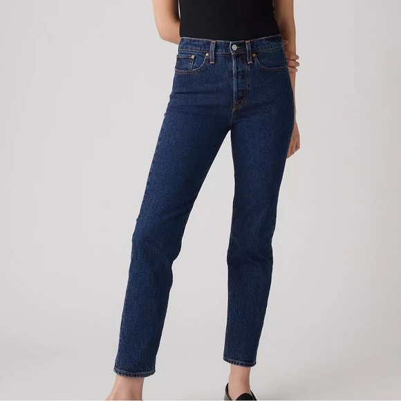 Levis Premium Womens 26 Wedgie Dark Wash Button Fly Jeans - Picture 1 of 16